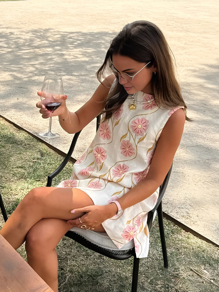 Abito corto senza maniche con stampa romantica