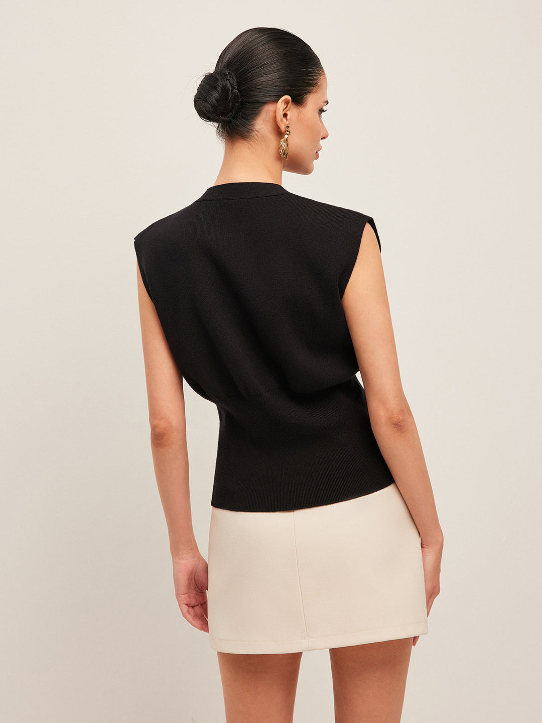 Gilet con scollo a V e bottoni