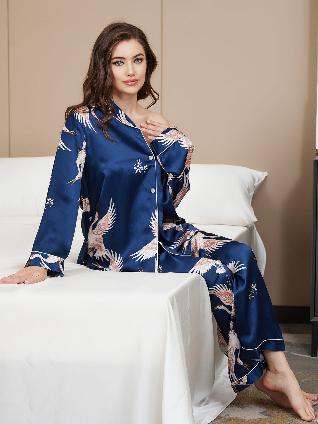 19 Mommy 2Pcs Pure Silk Printed Classic Binding Trim Women's Pajama Set.
