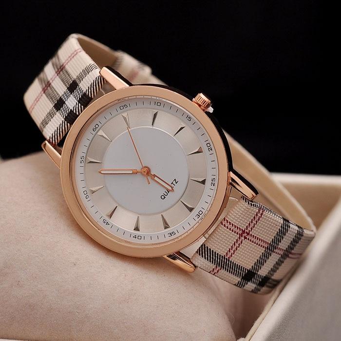 Orologio alla moda classico